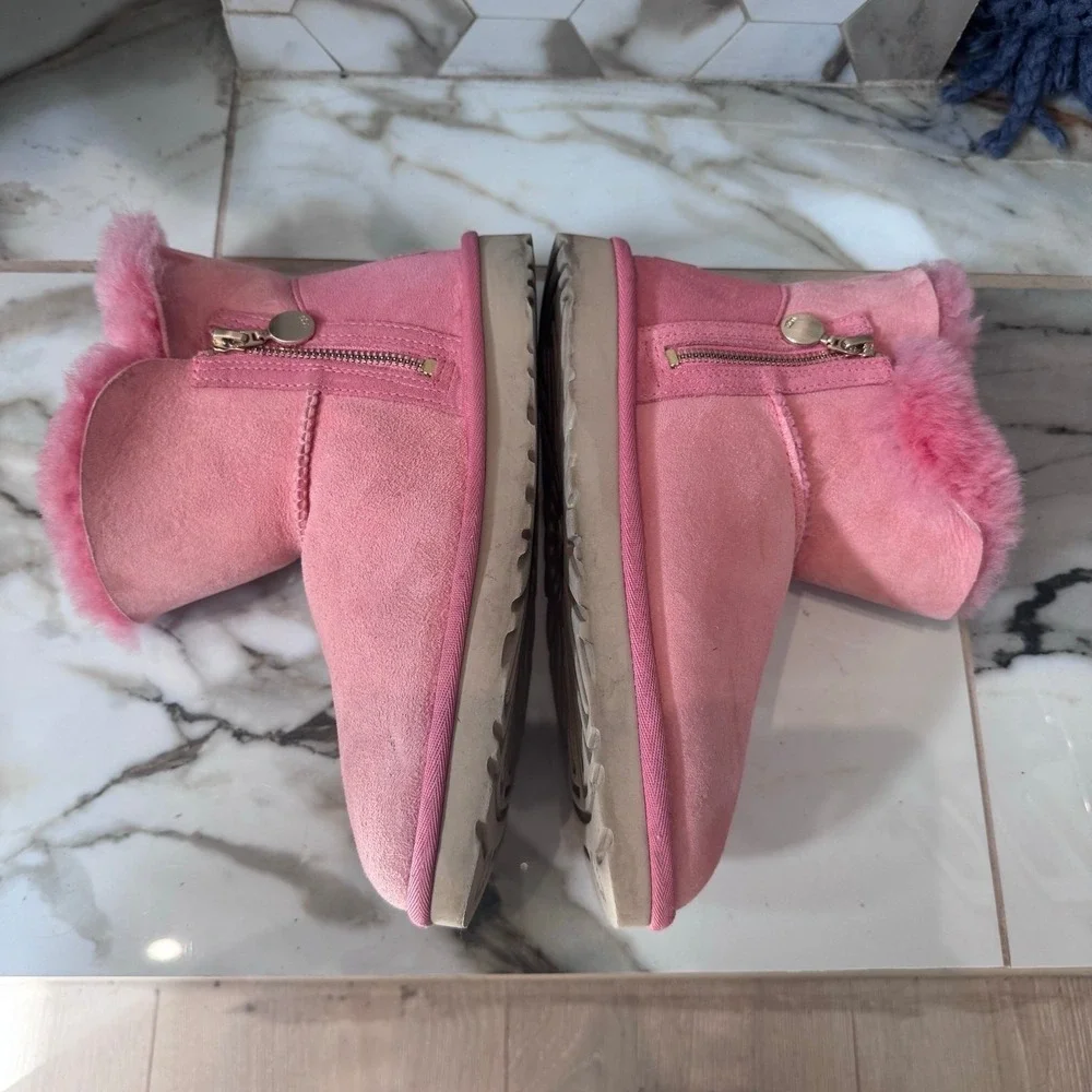 Ugg Women's Bailey Zip Mini Pink Blossom Suede Sheepskin Boots Sz 7 Ankle Bootie